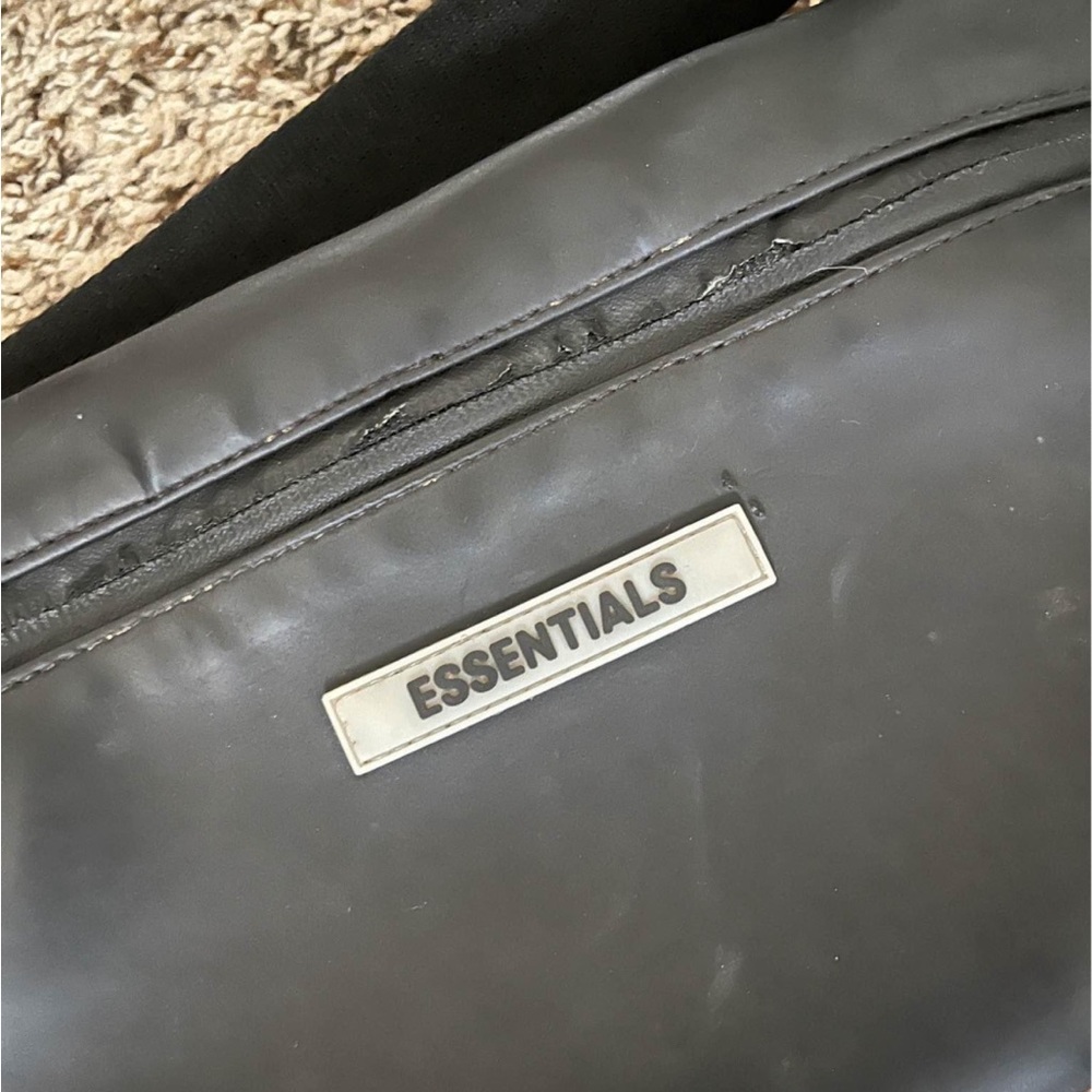 Essentials Belt Bag - Picture 2 of 3